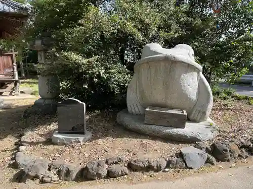 飯玉神社の像