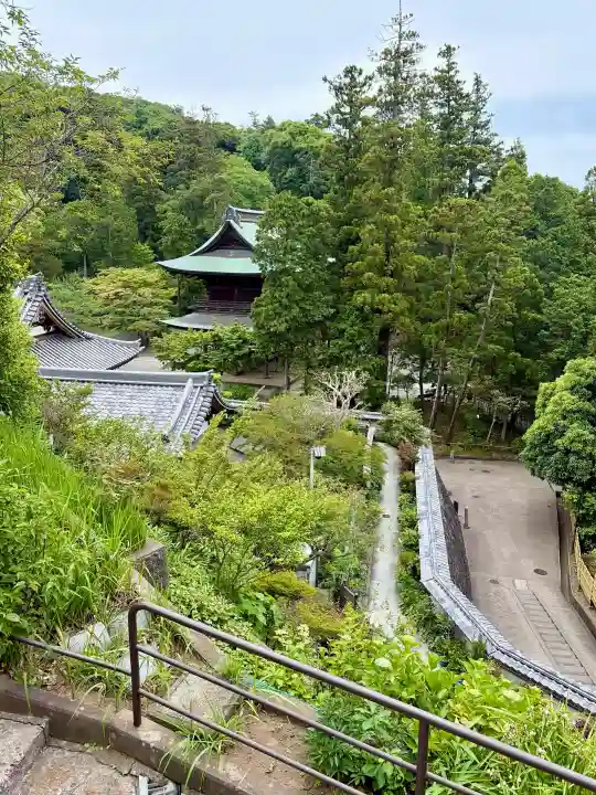 円覚寺の{uncategorized: "未分類", other: "その他", undefined: "問題あり", building: "その他建物", grave: "お墓", sacred_gate: "鳥居", guardian: "狛犬", statue: "像", buddha: "仏像", history: "歴史", nature: "自然", garden: "庭園", animal: "動物", pagoda: "塔", temizu: "手水舎", mountain_gate: "山門・神門", sanctuary: "本殿・本堂", subordinate: "末社・摂社", art: "芸術", scenery: "景色", jizo: "地蔵", ema: "絵馬", goshuin: "御朱印", omikuji: "おみくじ", items: "授与品その他", amulet: "お守り", goshuincho: "御朱印帳", eats: "食事", festival: "お祭り", votive_dance: "神楽", shichigosan: "七五三参", wedding: "結婚式", experience: "体験その他", initially: "初詣", around: "周辺", anti_infection: "感染症対策"}
