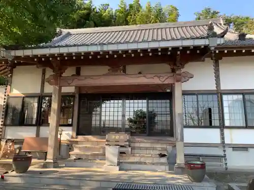 飯富寺の本殿・本堂