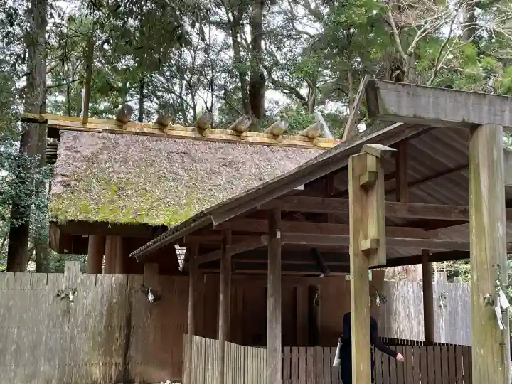 伊勢神宮内宮(皇大神宮)の{uncategorized: "未分類", other: "その他", undefined: "問題あり", building: "その他建物", grave: "お墓", sacred_gate: "鳥居", guardian: "狛犬", statue: "像", buddha: "仏像", history: "歴史", nature: "自然", garden: "庭園", animal: "動物", pagoda: "塔", temizu: "手水舎", mountain_gate: "山門・神門", sanctuary: "本殿・本堂", subordinate: "末社・摂社", art: "芸術", scenery: "景色", jizo: "地蔵", ema: "絵馬", goshuin: "御朱印", omikuji: "おみくじ", items: "授与品その他", amulet: "お守り", goshuincho: "御朱印帳", eats: "食事", festival: "お祭り", votive_dance: "神楽", shichigosan: "七五三参", wedding: "結婚式", experience: "体験その他", initially: "初詣", around: "周辺", anti_infection: "感染症対策"}