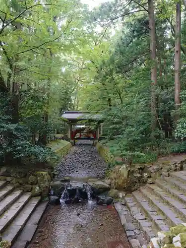 彌彦神社の庭園