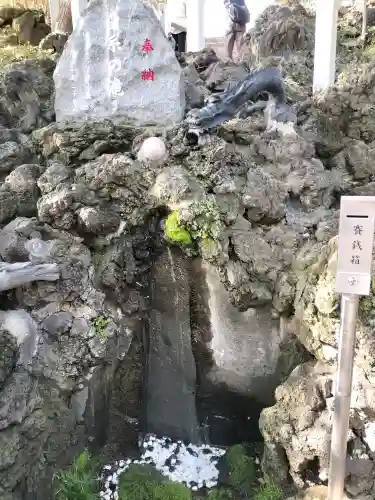 多摩川浅間神社の{uncategorized: "未分類", other: "その他", undefined: "問題あり", building: "その他建物", grave: "お墓", sacred_gate: "鳥居", guardian: "狛犬", statue: "像", buddha: "仏像", history: "歴史", nature: "自然", garden: "庭園", animal: "動物", pagoda: "塔", temizu: "手水舎", mountain_gate: "山門・神門", sanctuary: "本殿・本堂", subordinate: "末社・摂社", art: "芸術", scenery: "景色", jizo: "地蔵", ema: "絵馬", goshuin: "御朱印", omikuji: "おみくじ", items: "授与品その他", amulet: "お守り", goshuincho: "御朱印帳", eats: "食事", festival: "お祭り", votive_dance: "神楽", shichigosan: "七五三参", wedding: "結婚式", experience: "体験その他", initially: "初詣", around: "周辺", anti_infection: "感染症対策"}