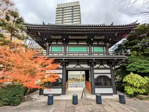 青松寺の山門