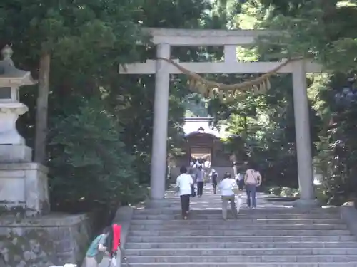 彌彦神社の鳥居