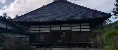 盛蓮寺の{uncategorized: "未分類", other: "その他", undefined: "問題あり", building: "その他建物", grave: "お墓", sacred_gate: "鳥居", guardian: "狛犬", statue: "像", buddha: "仏像", history: "歴史", nature: "自然", garden: "庭園", animal: "動物", pagoda: "塔", temizu: "手水舎", mountain_gate: "山門・神門", sanctuary: "本殿・本堂", subordinate: "末社・摂社", art: "芸術", scenery: "景色", jizo: "地蔵", ema: "絵馬", goshuin: "御朱印", omikuji: "おみくじ", items: "授与品その他", amulet: "お守り", goshuincho: "御朱印帳", eats: "食事", festival: "お祭り", votive_dance: "神楽", shichigosan: "七五三参", wedding: "結婚式", experience: "体験その他", initially: "初詣", around: "周辺", anti_infection: "感染症対策"}