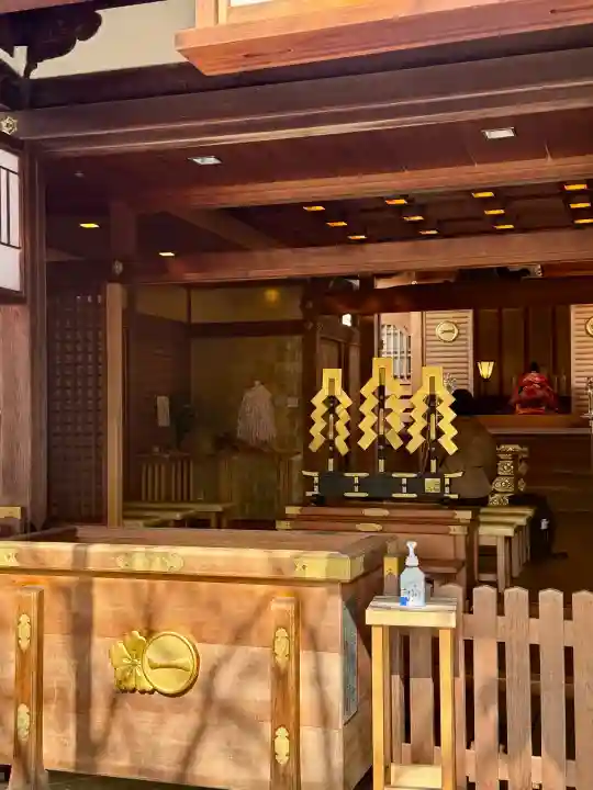 車折神社の{uncategorized: "未分類", other: "その他", undefined: "問題あり", building: "その他建物", grave: "お墓", sacred_gate: "鳥居", guardian: "狛犬", statue: "像", buddha: "仏像", history: "歴史", nature: "自然", garden: "庭園", animal: "動物", pagoda: "塔", temizu: "手水舎", mountain_gate: "山門・神門", sanctuary: "本殿・本堂", subordinate: "末社・摂社", art: "芸術", scenery: "景色", jizo: "地蔵", ema: "絵馬", goshuin: "御朱印", omikuji: "おみくじ", items: "授与品その他", amulet: "お守り", goshuincho: "御朱印帳", eats: "食事", festival: "お祭り", votive_dance: "神楽", shichigosan: "七五三参", wedding: "結婚式", experience: "体験その他", initially: "初詣", around: "周辺", anti_infection: "感染症対策"}