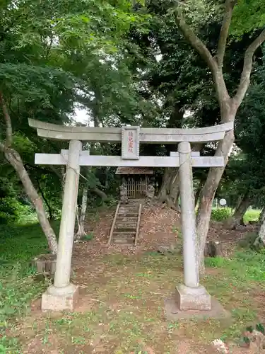 稚兒神社の鳥居