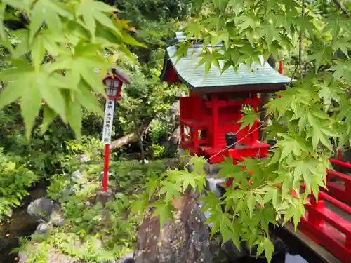 岩水寺の末社