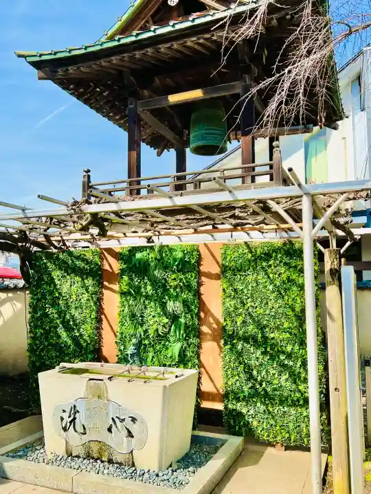 秩父札所十三番 慈眼寺の{uncategorized: "未分類", other: "その他", undefined: "問題あり", building: "その他建物", grave: "お墓", sacred_gate: "鳥居", guardian: "狛犬", statue: "像", buddha: "仏像", history: "歴史", nature: "自然", garden: "庭園", animal: "動物", pagoda: "塔", temizu: "手水舎", mountain_gate: "山門・神門", sanctuary: "本殿・本堂", subordinate: "末社・摂社", art: "芸術", scenery: "景色", jizo: "地蔵", ema: "絵馬", goshuin: "御朱印", omikuji: "おみくじ", items: "授与品その他", amulet: "お守り", goshuincho: "御朱印帳", eats: "食事", festival: "お祭り", votive_dance: "神楽", shichigosan: "七五三参", wedding: "結婚式", experience: "体験その他", initially: "初詣", around: "周辺", anti_infection: "感染症対策"}