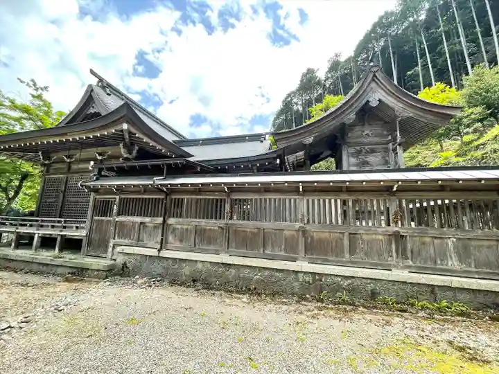 長彦神社の本殿・本堂