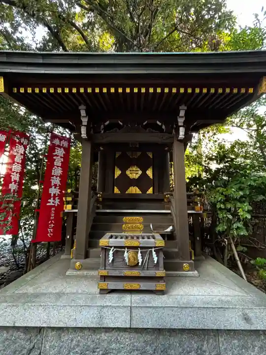 飯富稲荷神社の{uncategorized: "未分類", other: "その他", undefined: "問題あり", building: "その他建物", grave: "お墓", sacred_gate: "鳥居", guardian: "狛犬", statue: "像", buddha: "仏像", history: "歴史", nature: "自然", garden: "庭園", animal: "動物", pagoda: "塔", temizu: "手水舎", mountain_gate: "山門・神門", sanctuary: "本殿・本堂", subordinate: "末社・摂社", art: "芸術", scenery: "景色", jizo: "地蔵", ema: "絵馬", goshuin: "御朱印", omikuji: "おみくじ", items: "授与品その他", amulet: "お守り", goshuincho: "御朱印帳", eats: "食事", festival: "お祭り", votive_dance: "神楽", shichigosan: "七五三参", wedding: "結婚式", experience: "体験その他", initially: "初詣", around: "周辺", anti_infection: "感染症対策"}