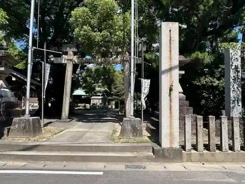 大神神社（花池）の鳥居