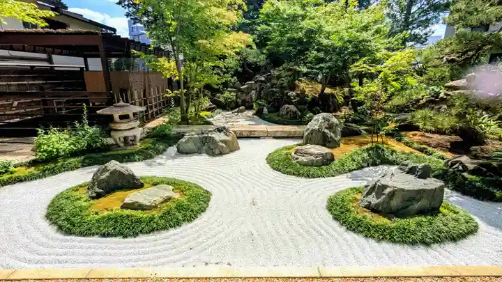 感通寺の庭園