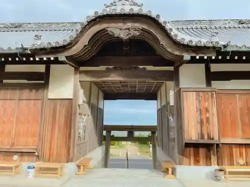石屋神社の山門・神門