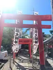 荷席稲荷神社の鳥居