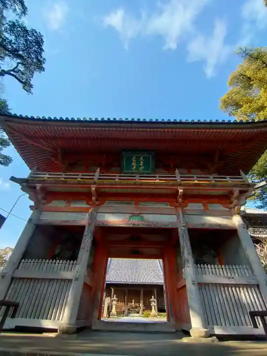 道成寺の{uncategorized: "未分類", other: "その他", undefined: "問題あり", building: "その他建物", grave: "お墓", sacred_gate: "鳥居", guardian: "狛犬", statue: "像", buddha: "仏像", history: "歴史", nature: "自然", garden: "庭園", animal: "動物", pagoda: "塔", temizu: "手水舎", mountain_gate: "山門・神門", sanctuary: "本殿・本堂", subordinate: "末社・摂社", art: "芸術", scenery: "景色", jizo: "地蔵", ema: "絵馬", goshuin: "御朱印", omikuji: "おみくじ", items: "授与品その他", amulet: "お守り", goshuincho: "御朱印帳", eats: "食事", festival: "お祭り", votive_dance: "神楽", shichigosan: "七五三参", wedding: "結婚式", experience: "体験その他", initially: "初詣", around: "周辺", anti_infection: "感染症対策"}