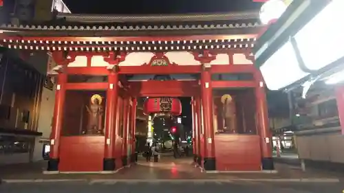 浅草寺の山門・神門