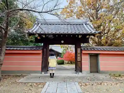 平田寺の山門・神門
