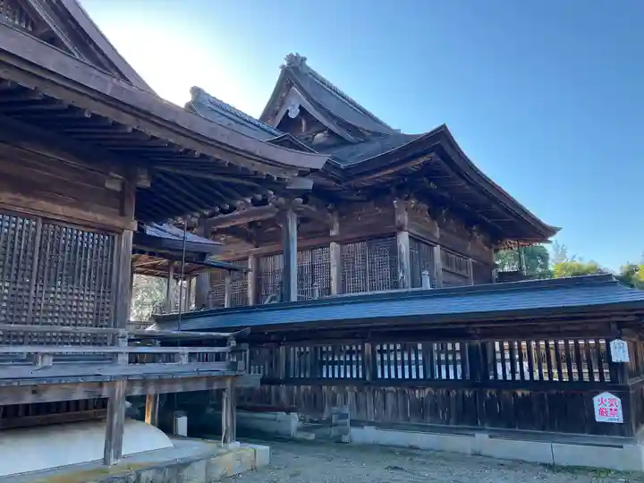 美作総社宮の本殿・本堂