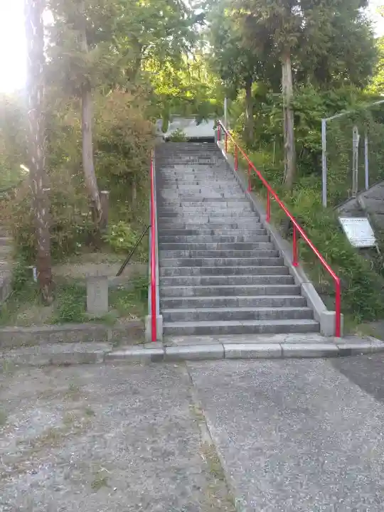 子之神社の{uncategorized: "未分類", other: "その他", undefined: "問題あり", building: "その他建物", grave: "お墓", sacred_gate: "鳥居", guardian: "狛犬", statue: "像", buddha: "仏像", history: "歴史", nature: "自然", garden: "庭園", animal: "動物", pagoda: "塔", temizu: "手水舎", mountain_gate: "山門・神門", sanctuary: "本殿・本堂", subordinate: "末社・摂社", art: "芸術", scenery: "景色", jizo: "地蔵", ema: "絵馬", goshuin: "御朱印", omikuji: "おみくじ", items: "授与品その他", amulet: "お守り", goshuincho: "御朱印帳", eats: "食事", festival: "お祭り", votive_dance: "神楽", shichigosan: "七五三参", wedding: "結婚式", experience: "体験その他", initially: "初詣", around: "周辺", anti_infection: "感染症対策"}