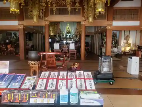 洞泉寺の本殿・本堂