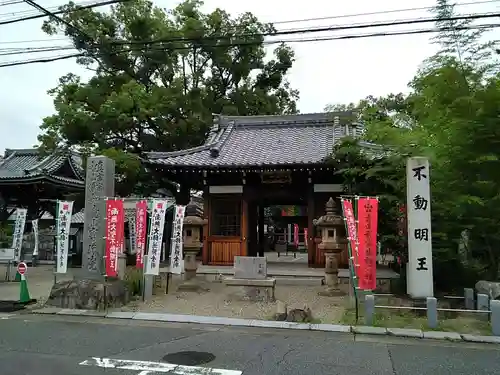 寳珠院（常楽寺）の山門・神門