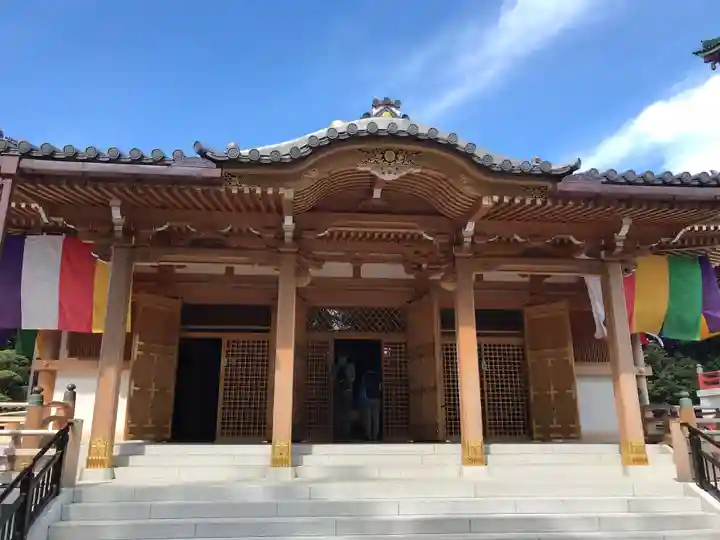 成田山新勝寺の本殿・本堂