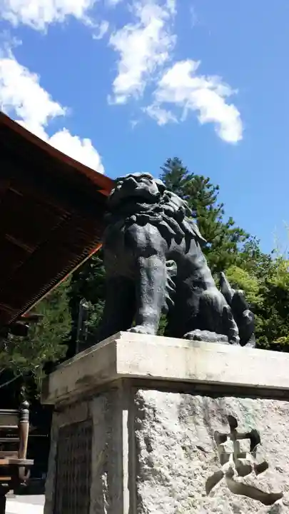 諏訪大社下社秋宮の狛犬