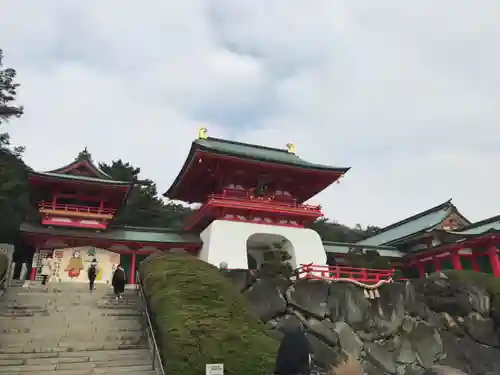赤間神宮の山門・神門