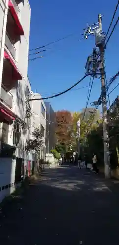 穏田神社の周辺