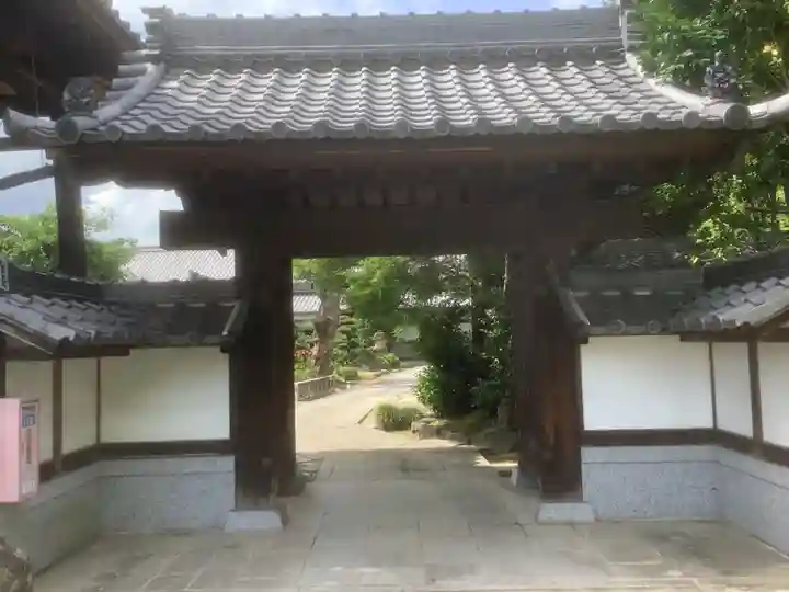 常保寺の山門・神門
