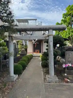 八雲神社の{uncategorized: "未分類", other: "その他", undefined: "問題あり", building: "その他建物", grave: "お墓", sacred_gate: "鳥居", guardian: "狛犬", statue: "像", buddha: "仏像", history: "歴史", nature: "自然", garden: "庭園", animal: "動物", pagoda: "塔", temizu: "手水舎", mountain_gate: "山門・神門", sanctuary: "本殿・本堂", subordinate: "末社・摂社", art: "芸術", scenery: "景色", jizo: "地蔵", ema: "絵馬", goshuin: "御朱印", omikuji: "おみくじ", items: "授与品その他", amulet: "お守り", goshuincho: "御朱印帳", eats: "食事", festival: "お祭り", votive_dance: "神楽", shichigosan: "七五三参", wedding: "結婚式", experience: "体験その他", initially: "初詣", around: "周辺", anti_infection: "感染症対策"}