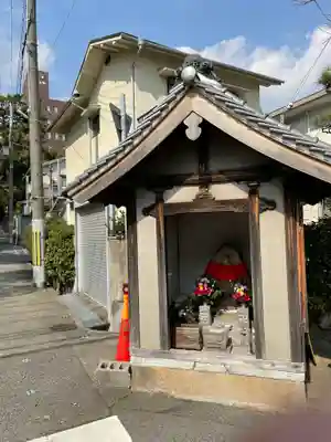 地蔵尊(岡本8)の本殿・本堂