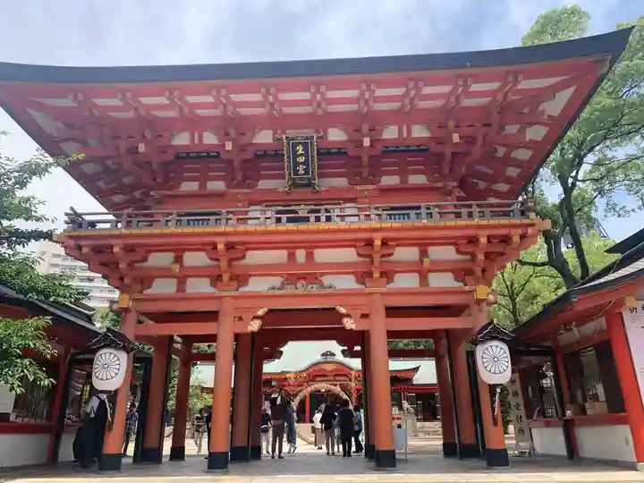 生田神社の山門・神門