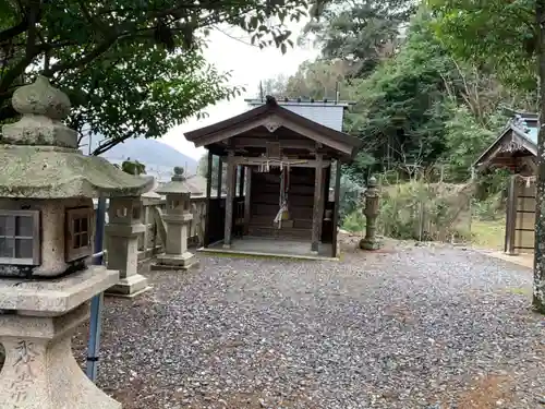 宇波西神社の末社・摂社