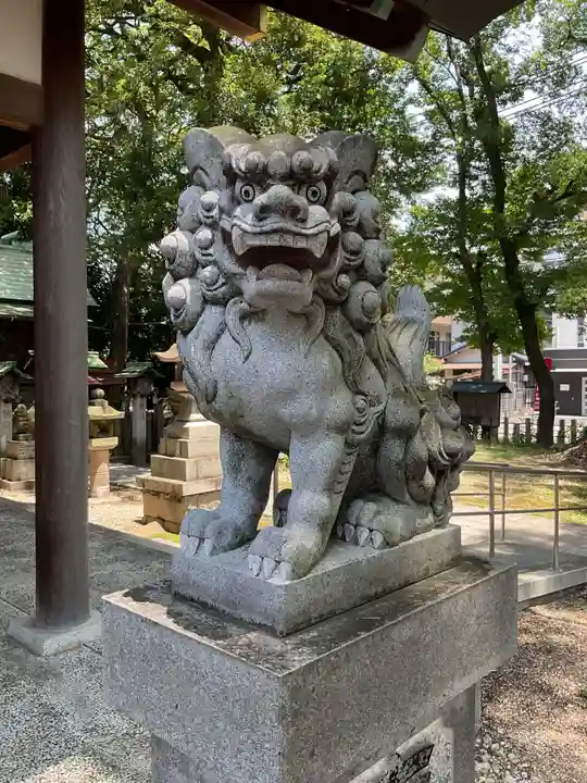 六所社(金城町)の狛犬