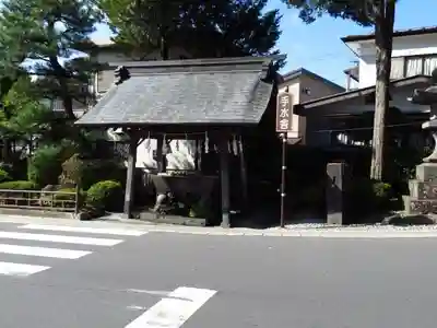 諏訪大社下社春宮の手水舎