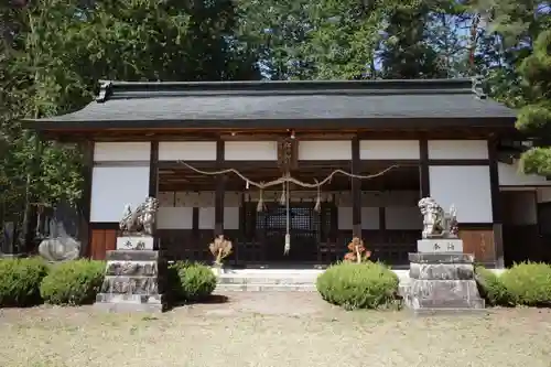 松川神社の本殿