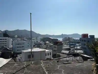 福良八幡神社の{uncategorized: "未分類", other: "その他", undefined: "問題あり", building: "その他建物", grave: "お墓", sacred_gate: "鳥居", guardian: "狛犬", statue: "像", buddha: "仏像", history: "歴史", nature: "自然", garden: "庭園", animal: "動物", pagoda: "塔", temizu: "手水舎", mountain_gate: "山門・神門", sanctuary: "本殿・本堂", subordinate: "末社・摂社", art: "芸術", scenery: "景色", jizo: "地蔵", ema: "絵馬", goshuin: "御朱印", omikuji: "おみくじ", items: "授与品その他", amulet: "お守り", goshuincho: "御朱印帳", eats: "食事", festival: "お祭り", votive_dance: "神楽", shichigosan: "七五三参", wedding: "結婚式", experience: "体験その他", initially: "初詣", around: "周辺", anti_infection: "感染症対策"}