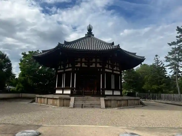 興福寺 北円堂の{uncategorized: "未分類", other: "その他", undefined: "問題あり", building: "その他建物", grave: "お墓", sacred_gate: "鳥居", guardian: "狛犬", statue: "像", buddha: "仏像", history: "歴史", nature: "自然", garden: "庭園", animal: "動物", pagoda: "塔", temizu: "手水舎", mountain_gate: "山門・神門", sanctuary: "本殿・本堂", subordinate: "末社・摂社", art: "芸術", scenery: "景色", jizo: "地蔵", ema: "絵馬", goshuin: "御朱印", omikuji: "おみくじ", items: "授与品その他", amulet: "お守り", goshuincho: "御朱印帳", eats: "食事", festival: "お祭り", votive_dance: "神楽", shichigosan: "七五三参", wedding: "結婚式", experience: "体験その他", initially: "初詣", around: "周辺", anti_infection: "感染症対策"}