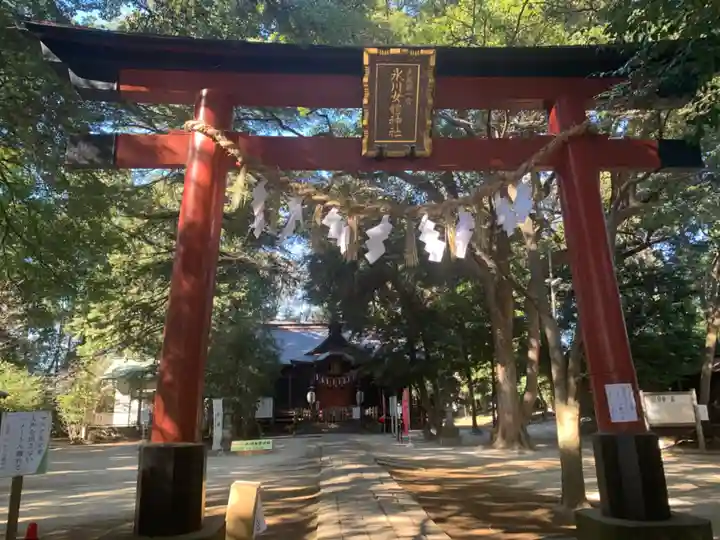 氷川女體神社の鳥居