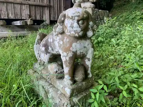 東宮神社の狛犬