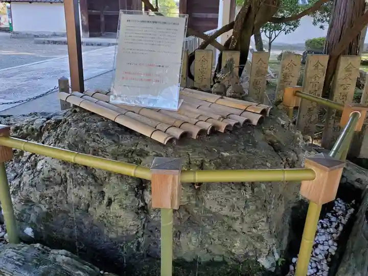 多田神社の手水舎