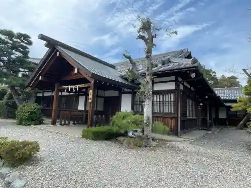 滋賀県護国神社の{uncategorized: "未分類", other: "その他", undefined: "問題あり", building: "その他建物", grave: "お墓", sacred_gate: "鳥居", guardian: "狛犬", statue: "像", buddha: "仏像", history: "歴史", nature: "自然", garden: "庭園", animal: "動物", pagoda: "塔", temizu: "手水舎", mountain_gate: "山門・神門", sanctuary: "本殿・本堂", subordinate: "末社・摂社", art: "芸術", scenery: "景色", jizo: "地蔵", ema: "絵馬", goshuin: "御朱印", omikuji: "おみくじ", items: "授与品その他", amulet: "お守り", goshuincho: "御朱印帳", eats: "食事", festival: "お祭り", votive_dance: "神楽", shichigosan: "七五三参", wedding: "結婚式", experience: "体験その他", initially: "初詣", around: "周辺", anti_infection: "感染症対策"}