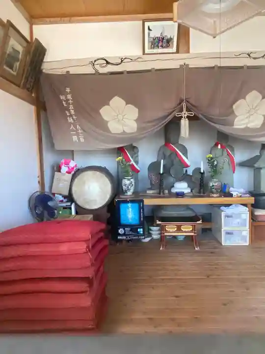 宝幢寺大日堂の仏像