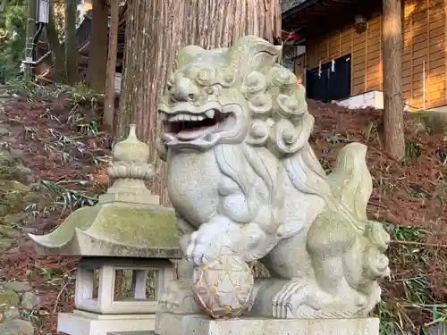 須山浅間神社の狛犬