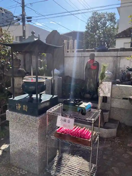 八王子成田山傳法院の地蔵