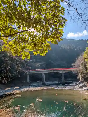 丹生川上神社（中社）の{uncategorized: "未分類", other: "その他", undefined: "問題あり", building: "その他建物", grave: "お墓", sacred_gate: "鳥居", guardian: "狛犬", statue: "像", buddha: "仏像", history: "歴史", nature: "自然", garden: "庭園", animal: "動物", pagoda: "塔", temizu: "手水舎", mountain_gate: "山門・神門", sanctuary: "本殿・本堂", subordinate: "末社・摂社", art: "芸術", scenery: "景色", jizo: "地蔵", ema: "絵馬", goshuin: "御朱印", omikuji: "おみくじ", items: "授与品その他", amulet: "お守り", goshuincho: "御朱印帳", eats: "食事", festival: "お祭り", votive_dance: "神楽", shichigosan: "七五三参", wedding: "結婚式", experience: "体験その他", initially: "初詣", around: "周辺", anti_infection: "感染症対策"}