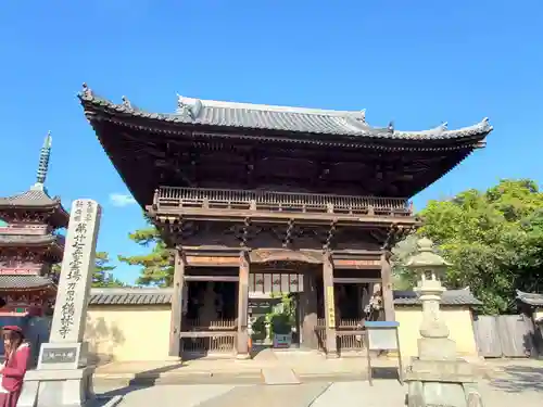 鶴林寺の山門・神門