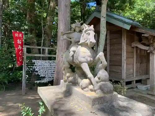 橘樹神社の像